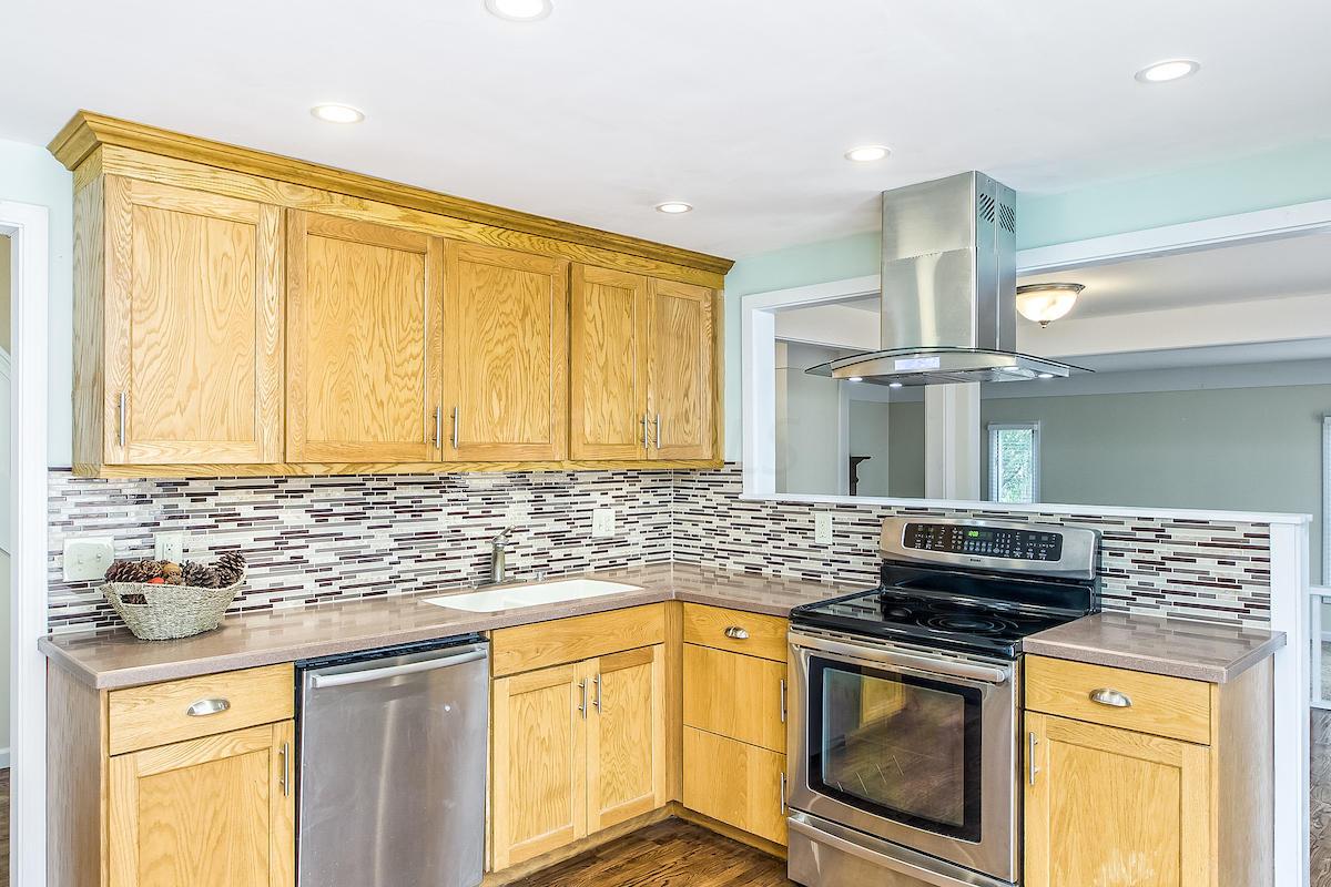 2240 McCoy Road Columbus, OH 43220 - Photo 7 of 49 Gallery Image 7