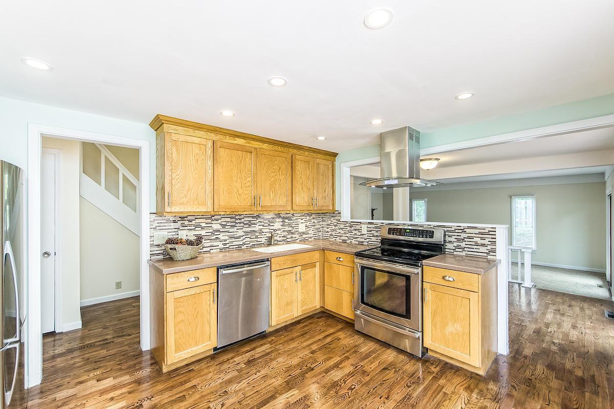 2240 McCoy Road Columbus, OH 43220 - Photo 8 of 49 Gallery Image 8