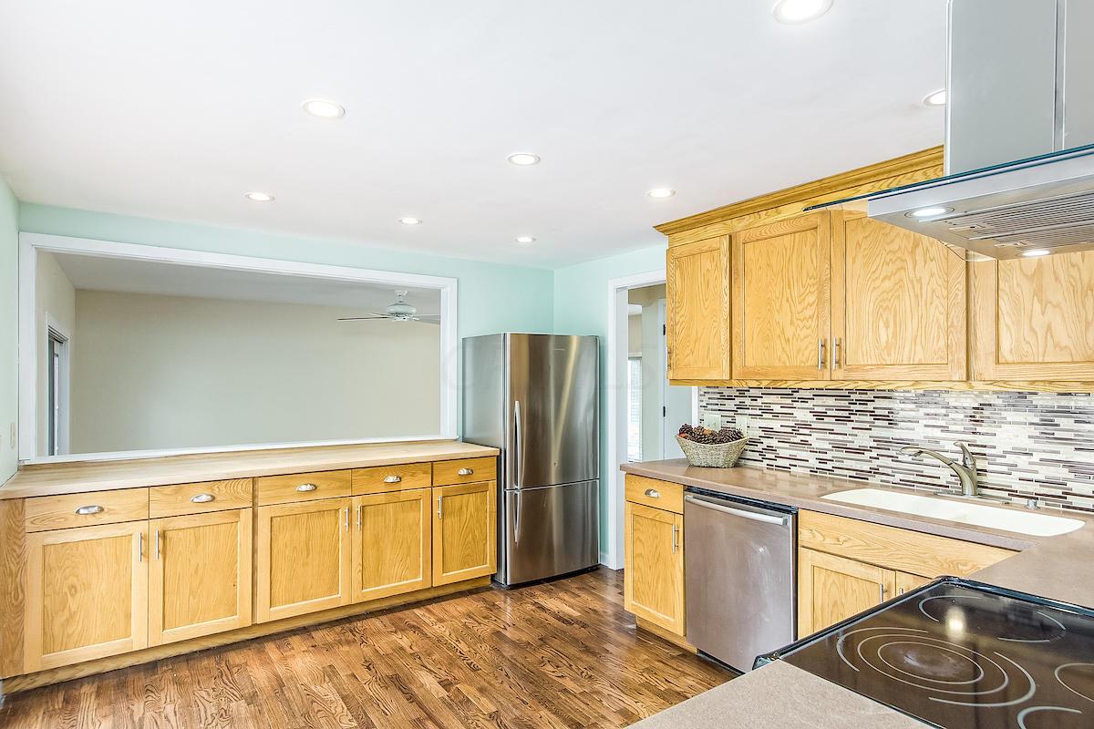 2240 McCoy Road Columbus, OH 43220 - Photo 10 of 49 Gallery Image 10