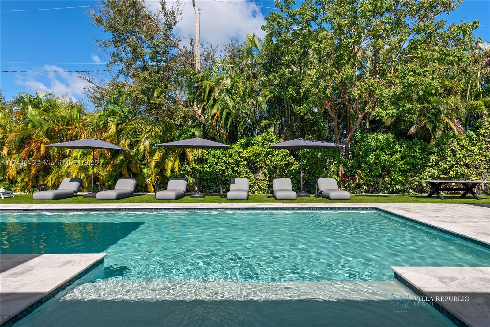 1941 Northeast 196th Terrace Miami, FL 33179 - Photo 13 of 99