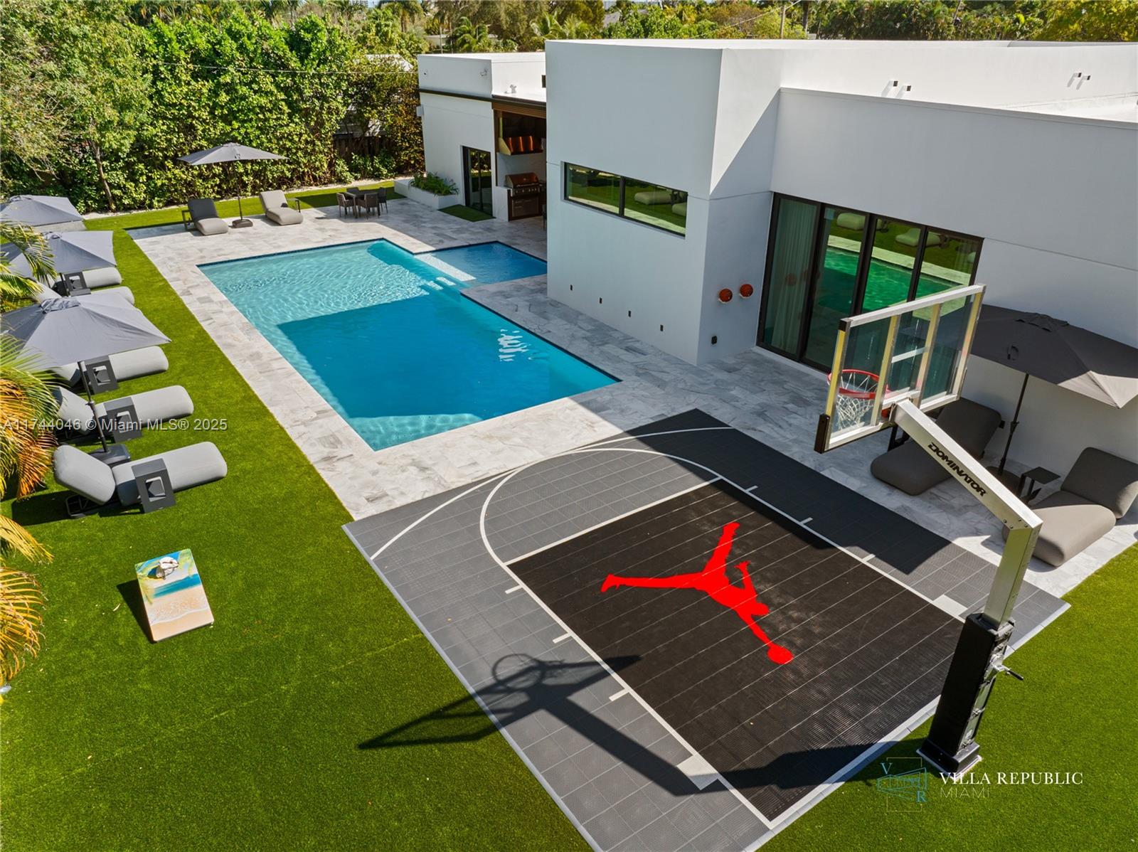 1941 Northeast 196th Terrace Miami, FL 33179 - Photo 39 of 99