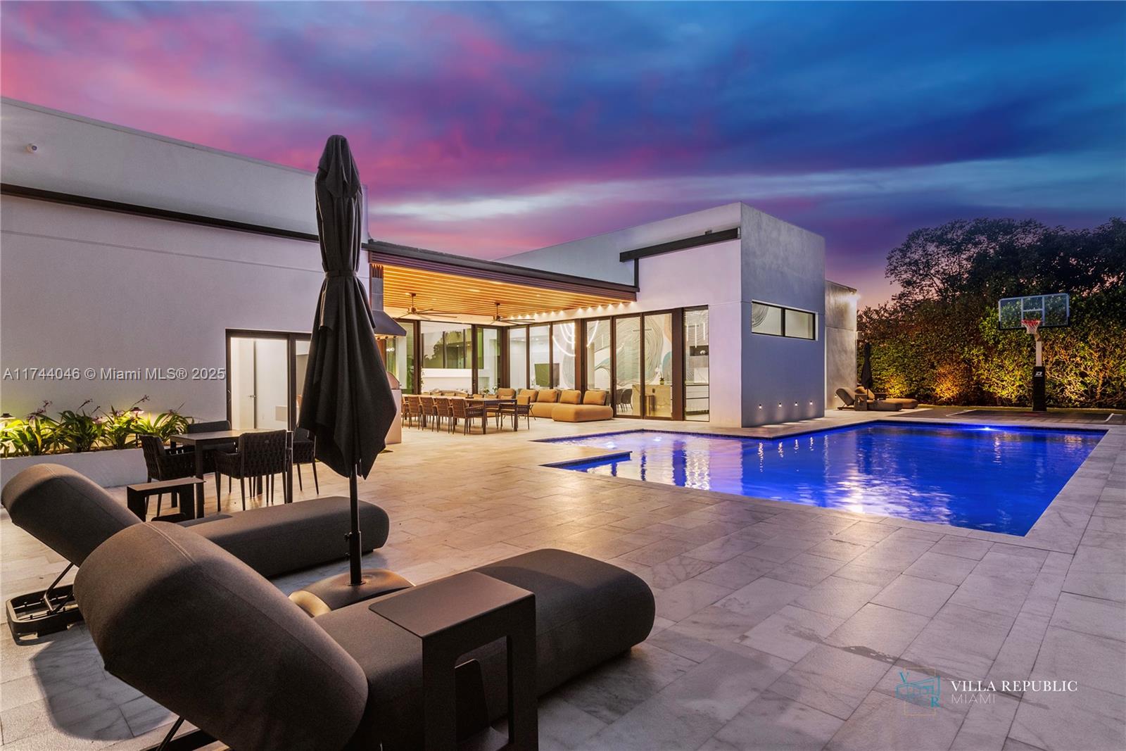 1941 Northeast 196th Terrace Miami, FL 33179 - Photo 48 of 99