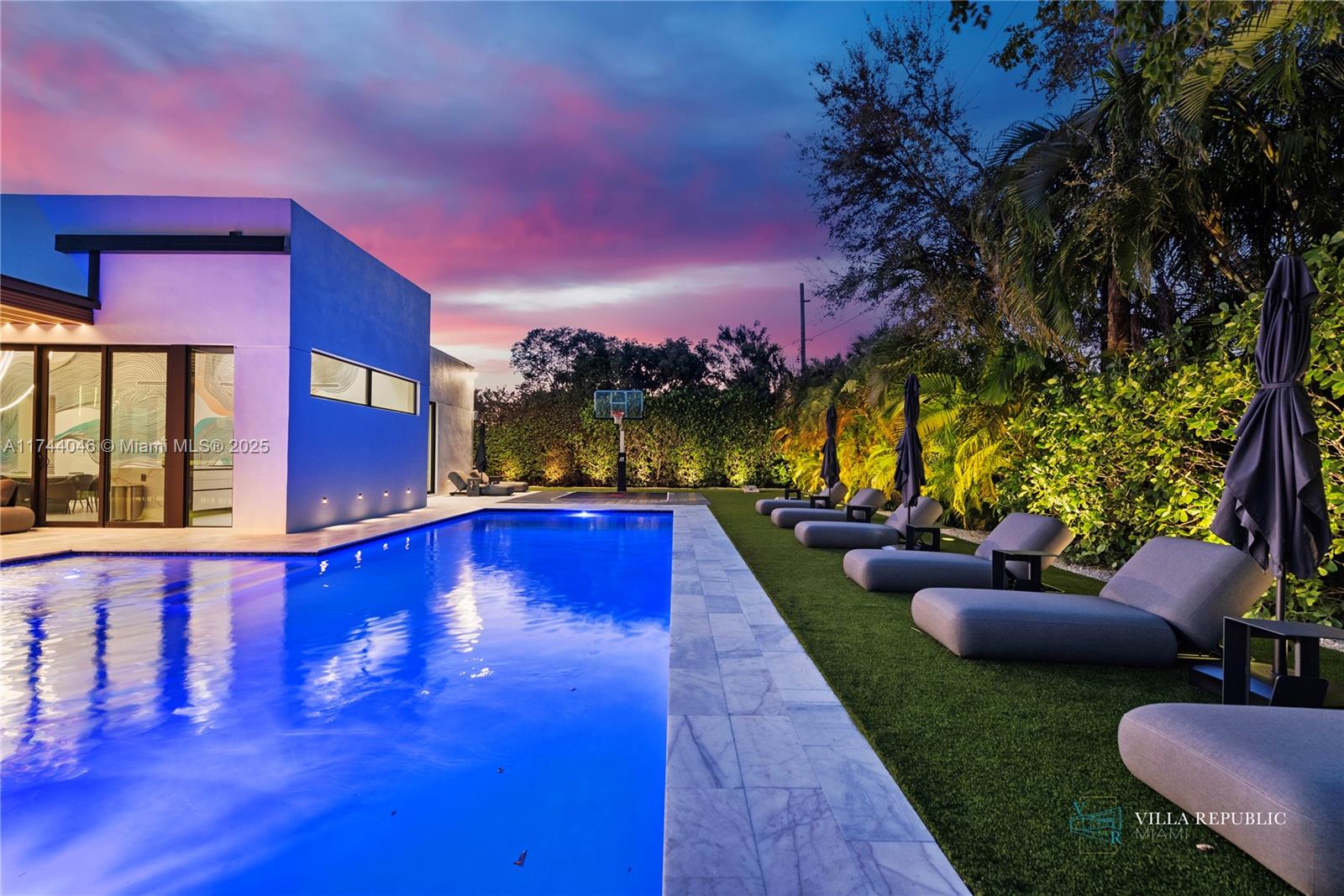 1941 Northeast 196th Terrace Miami, FL 33179 - Photo 50 of 99