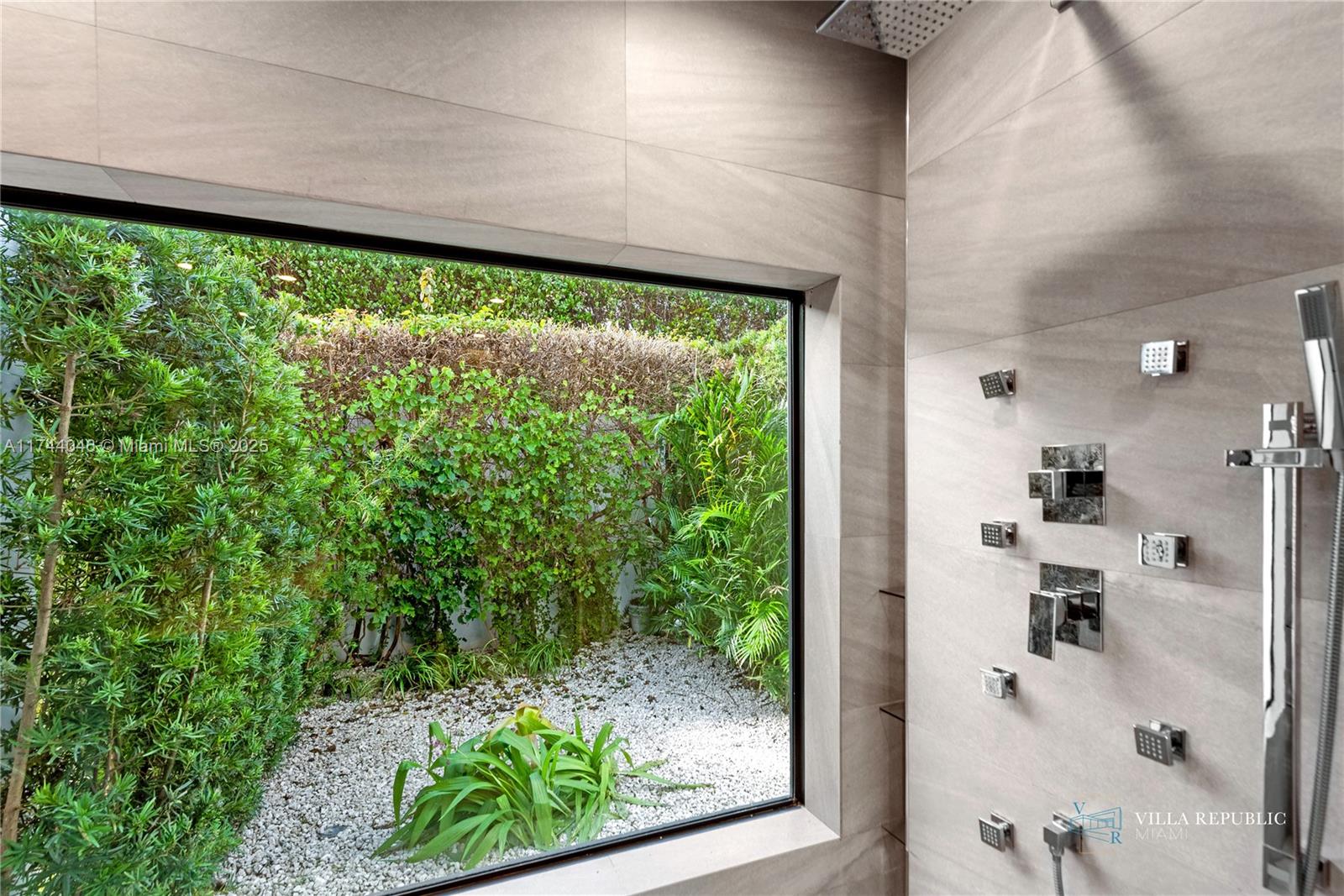 1941 Northeast 196th Terrace Miami, FL 33179 - Photo 71 of 99