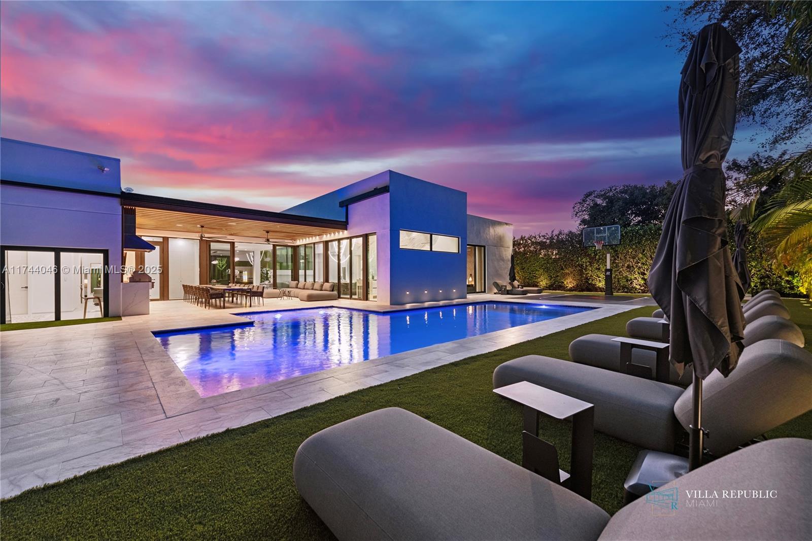 1941 Northeast 196th Terrace Miami, FL 33179 - Photo 9 of 99