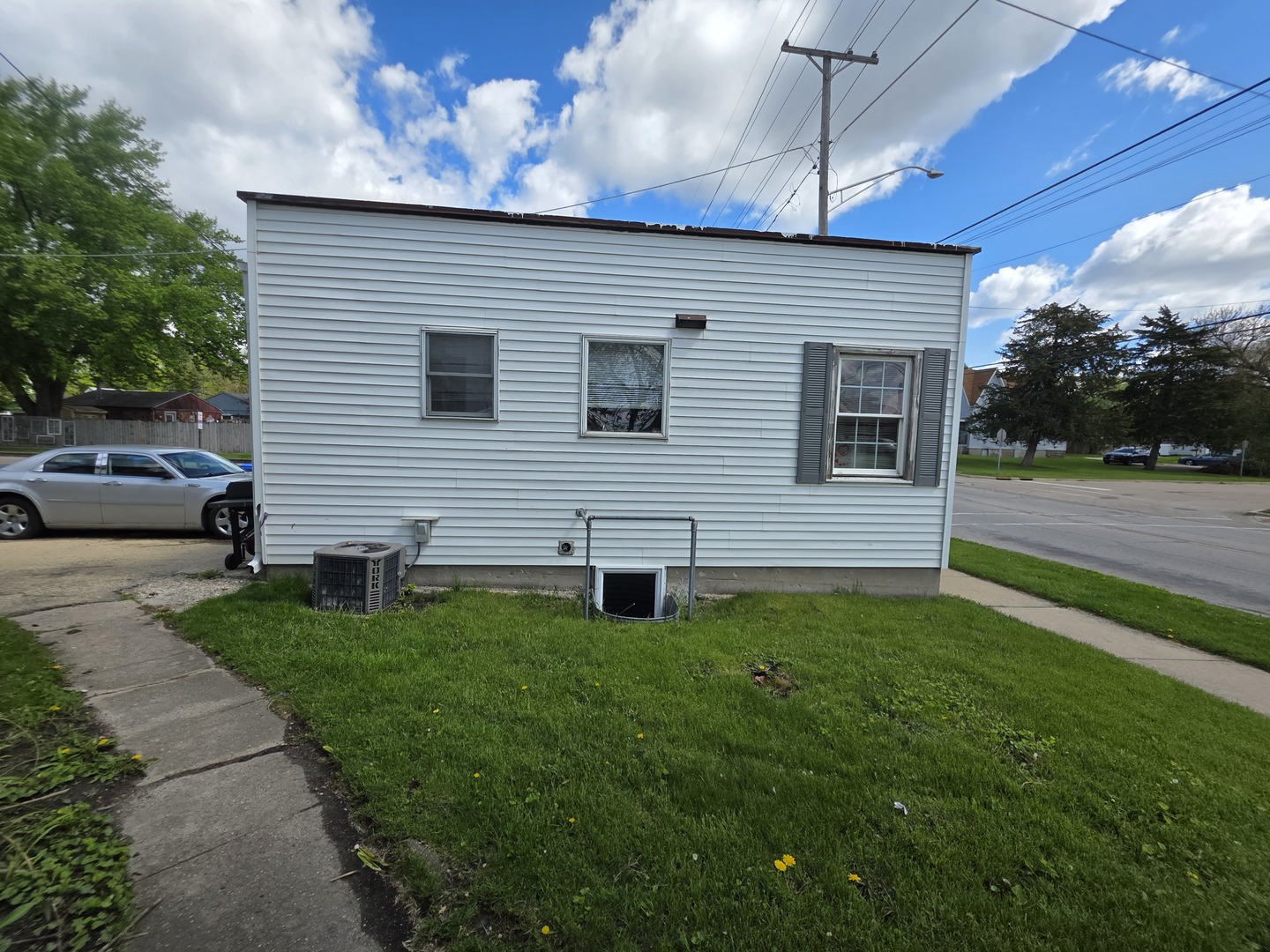 333 North 7th Street DeKalb, IL 60115 - Photo 10 of 30
