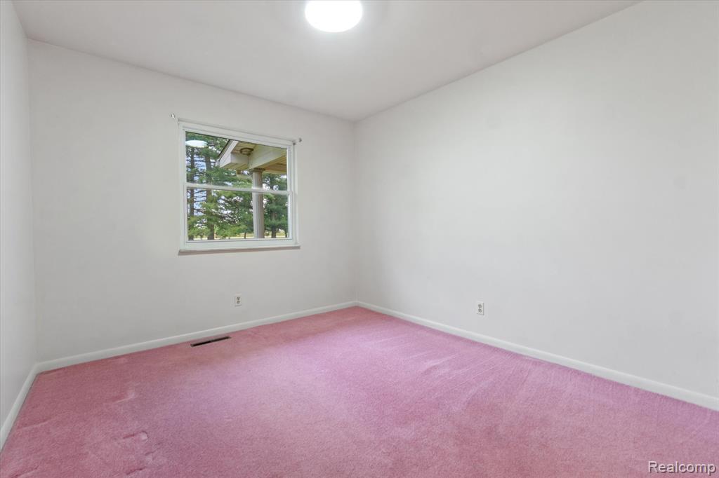 3050 Dillon Road Flushing, MI 48433 - Photo 10 of 16