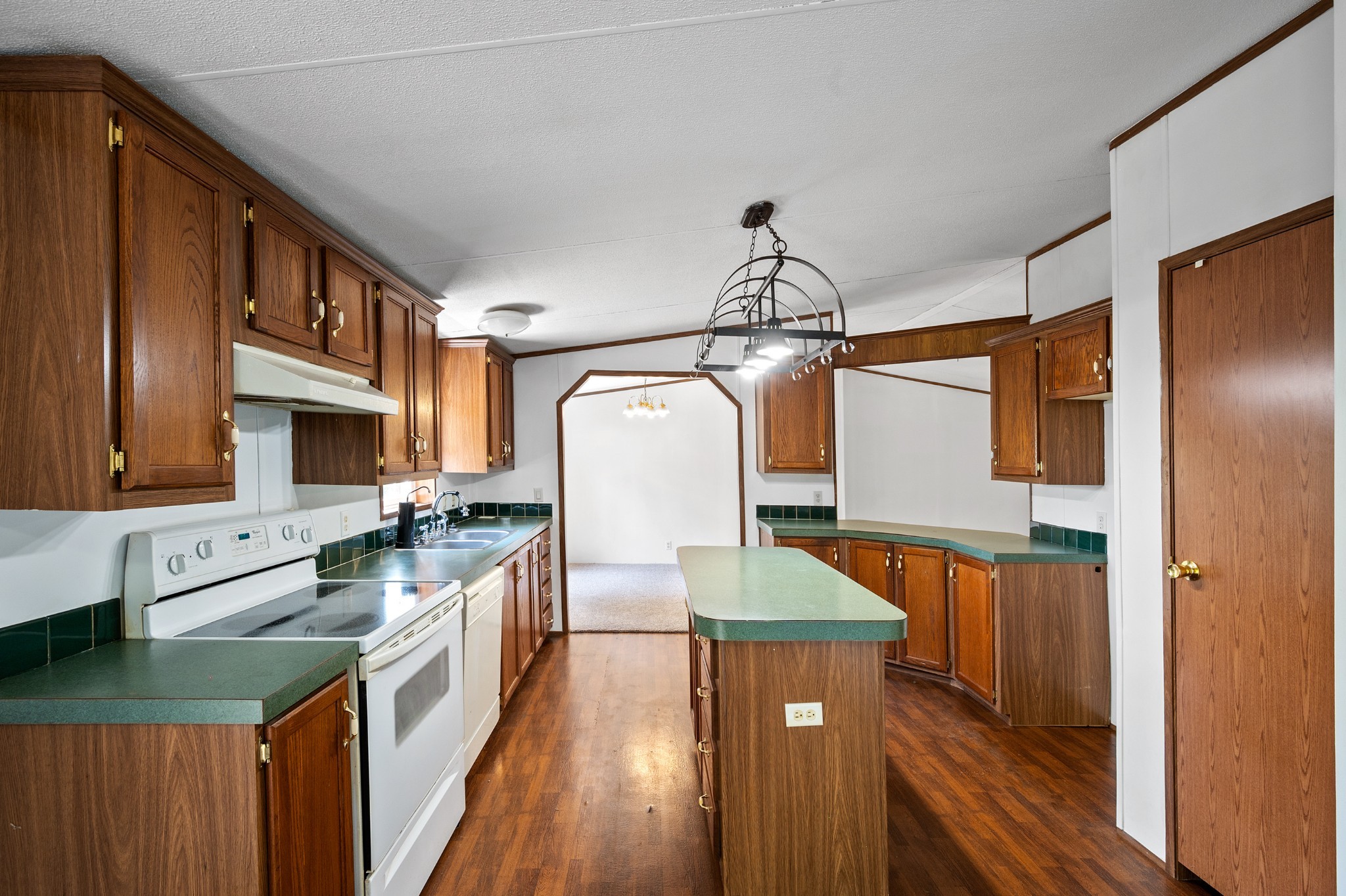 8061 Keys Branch Road Nunnelly, TN 37137 - Photo 8 of 26 Gallery Image 8