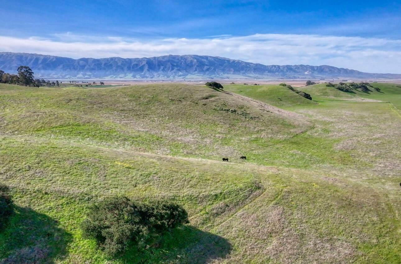 29155 Chualar Canyon Road Chualar, CA 93925 - Photo 4 of 13 a view of an outdoor space and mountain view