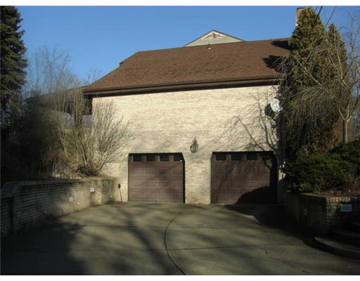 238 Clever Road McKees Rocks, PA 15136 - Photo 2 of 3 Exterior Front.
