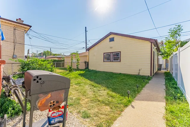 $449,000 | 5335 West Barry Avenue, Chicago, IL 60641