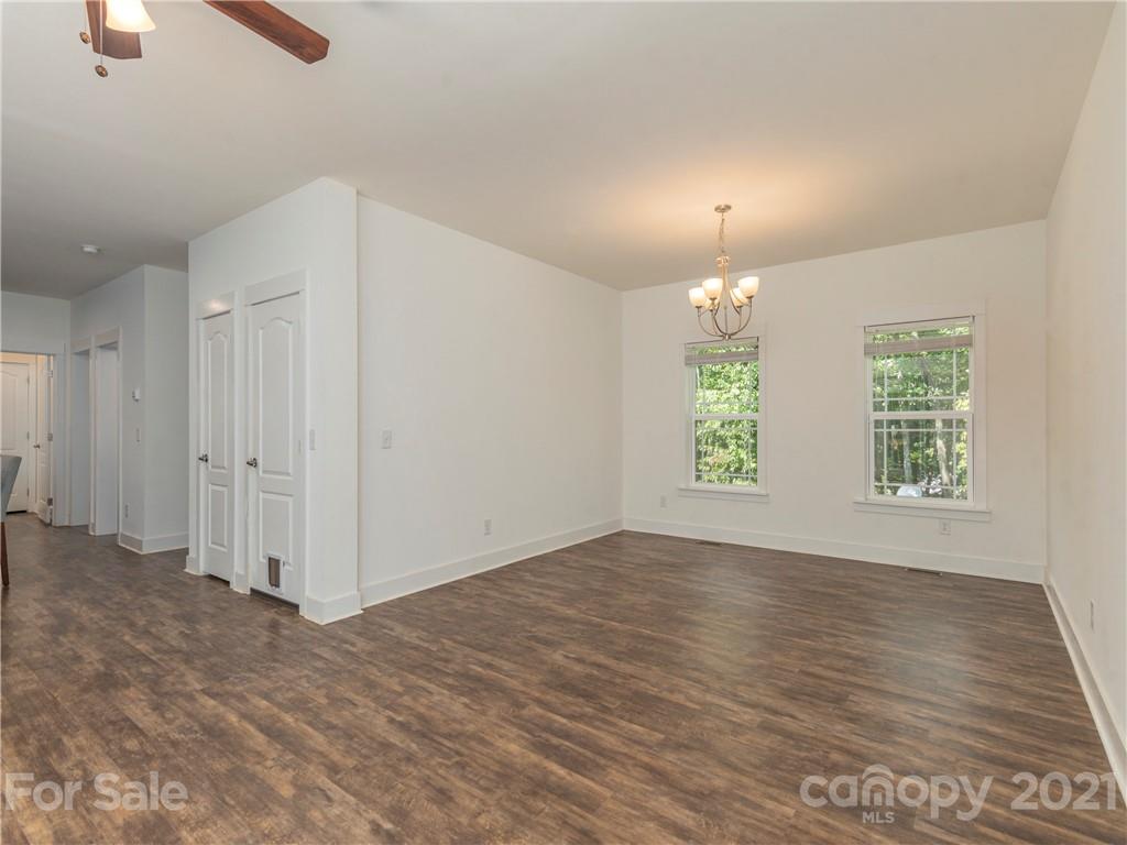 14 Rivendell Road Fairview, NC 28730 - Photo 5 of 30 Gallery Image 5