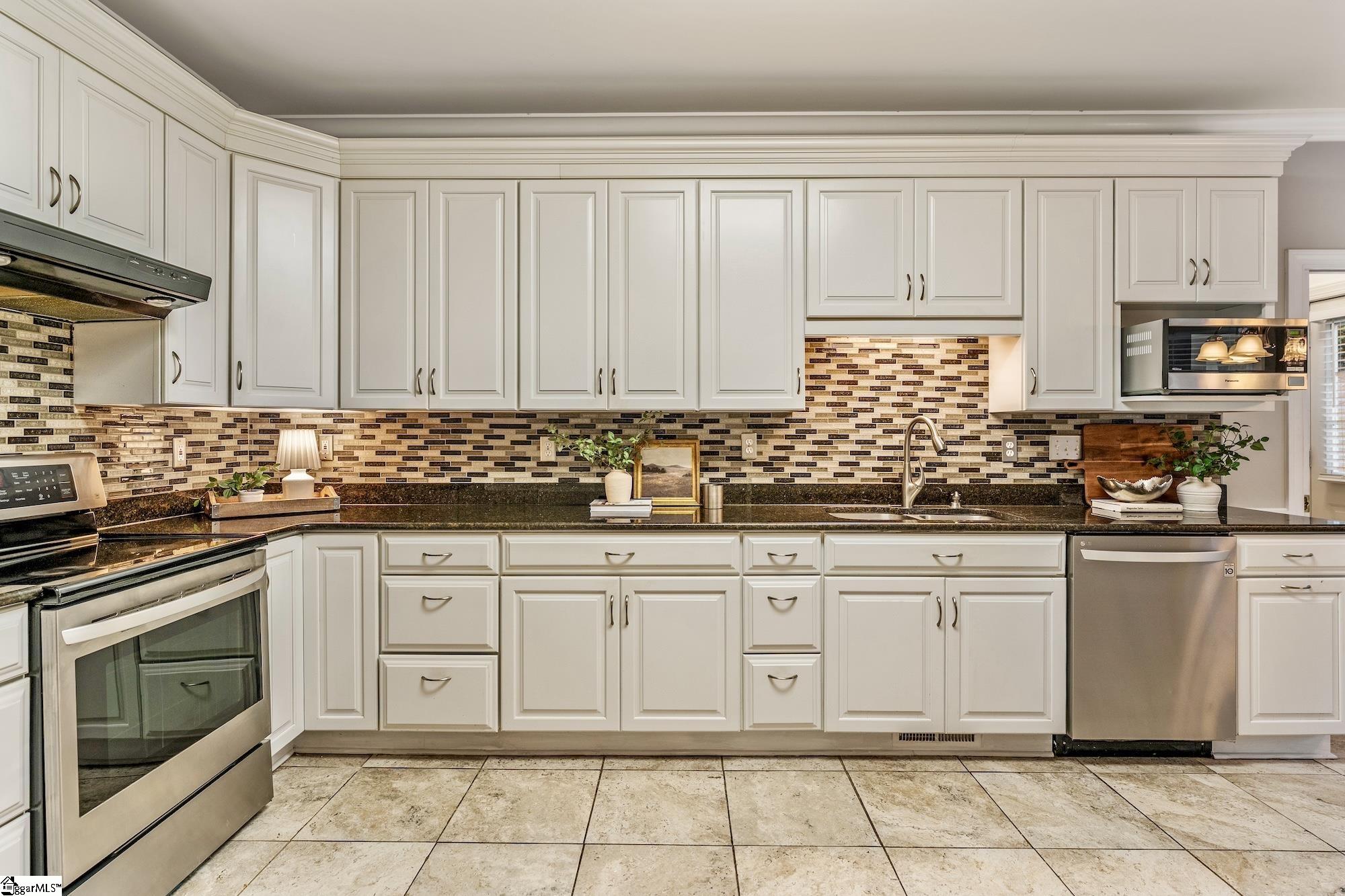 105 Sugar Mill Court Greer, SC 29650 - Photo 8 of 36