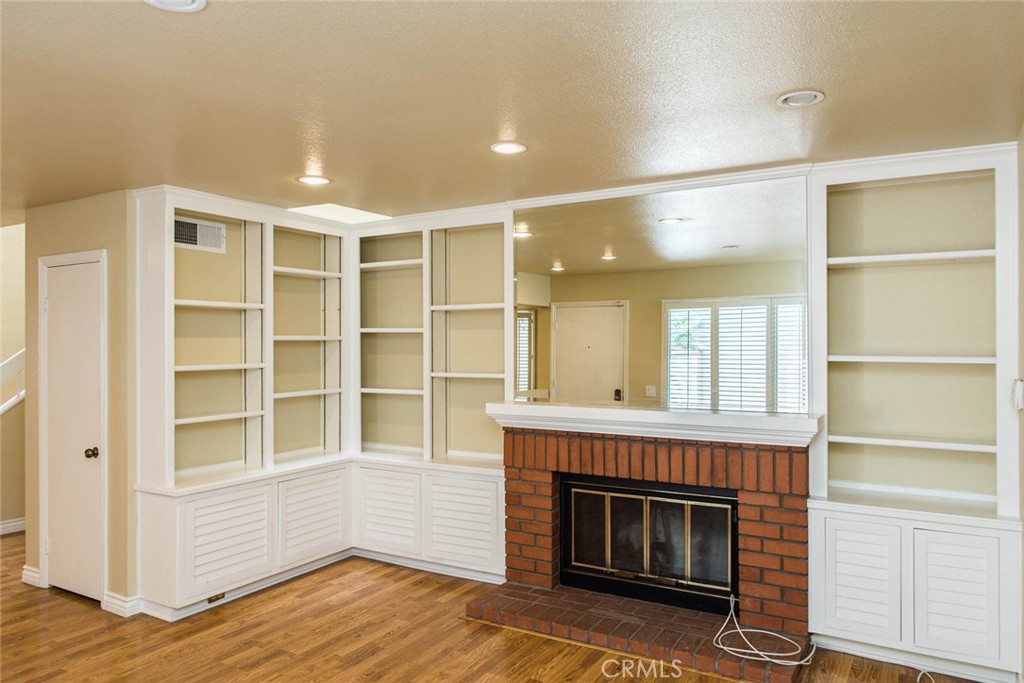 25 Filare Irvine, CA 92620 - Photo 2 of 42