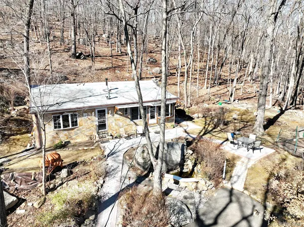 $550,000 | 31 Hemlock Hill Road, Montebello, NY 10901