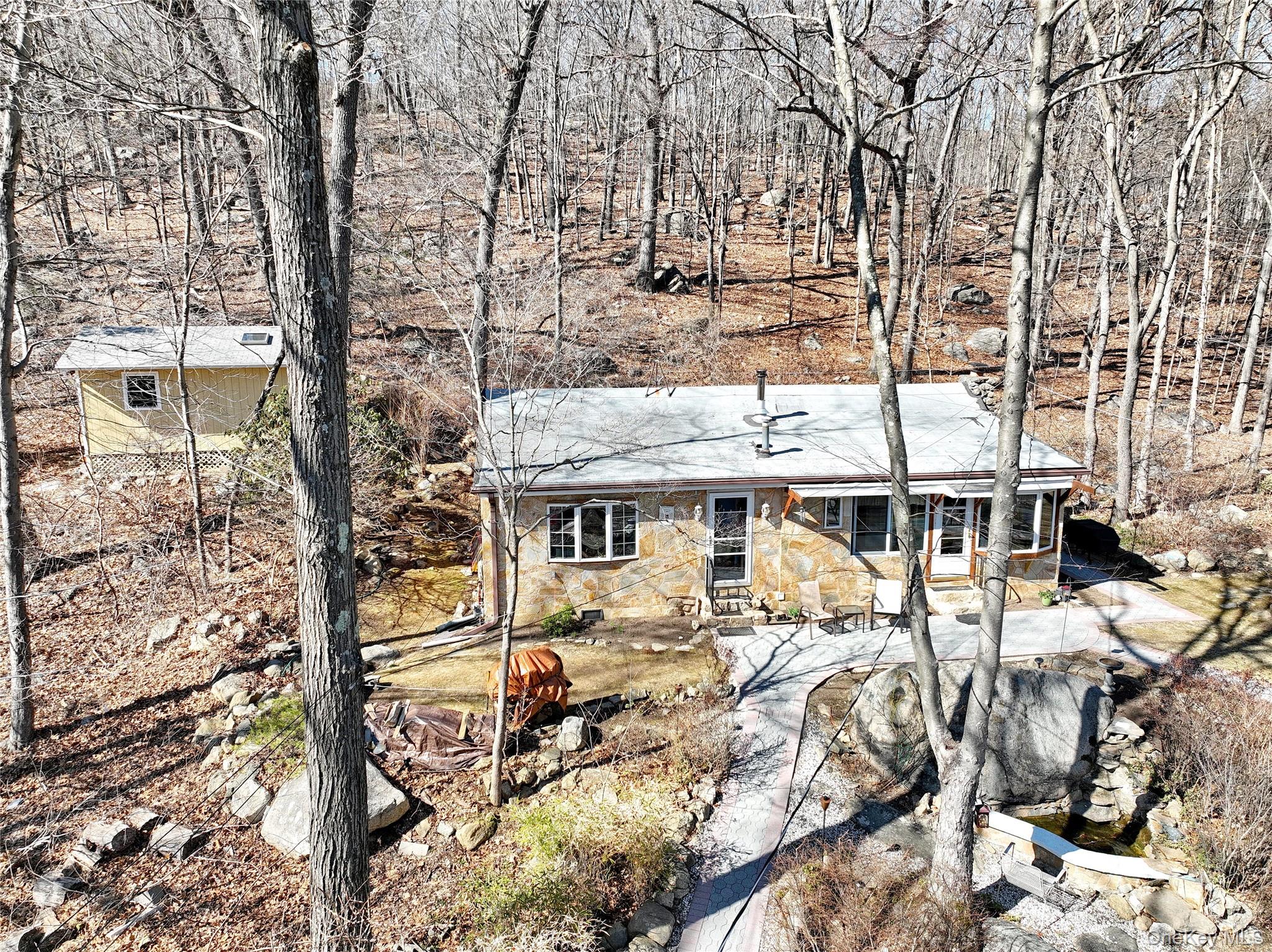 31 Hemlock Hill Road Montebello, NY 10901 - Photo 5 of 12