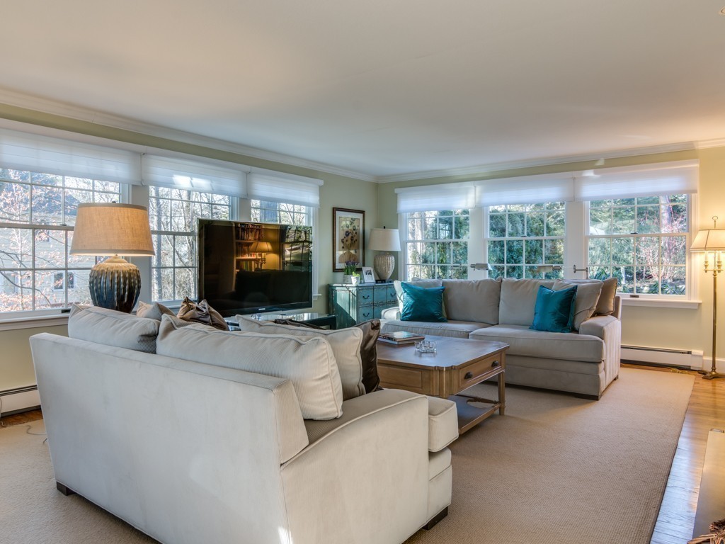 18 Woodcrest Road Manchester, MA 01944 - Photo 15 of 30 Gallery Image 15