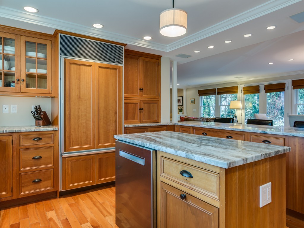 18 Woodcrest Road Manchester, MA 01944 - Photo 4 of 30 Gallery Image 4