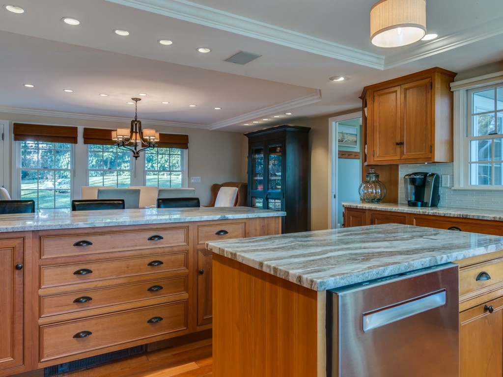 18 Woodcrest Road Manchester, MA 01944 - Photo 7 of 30 Gallery Image 7