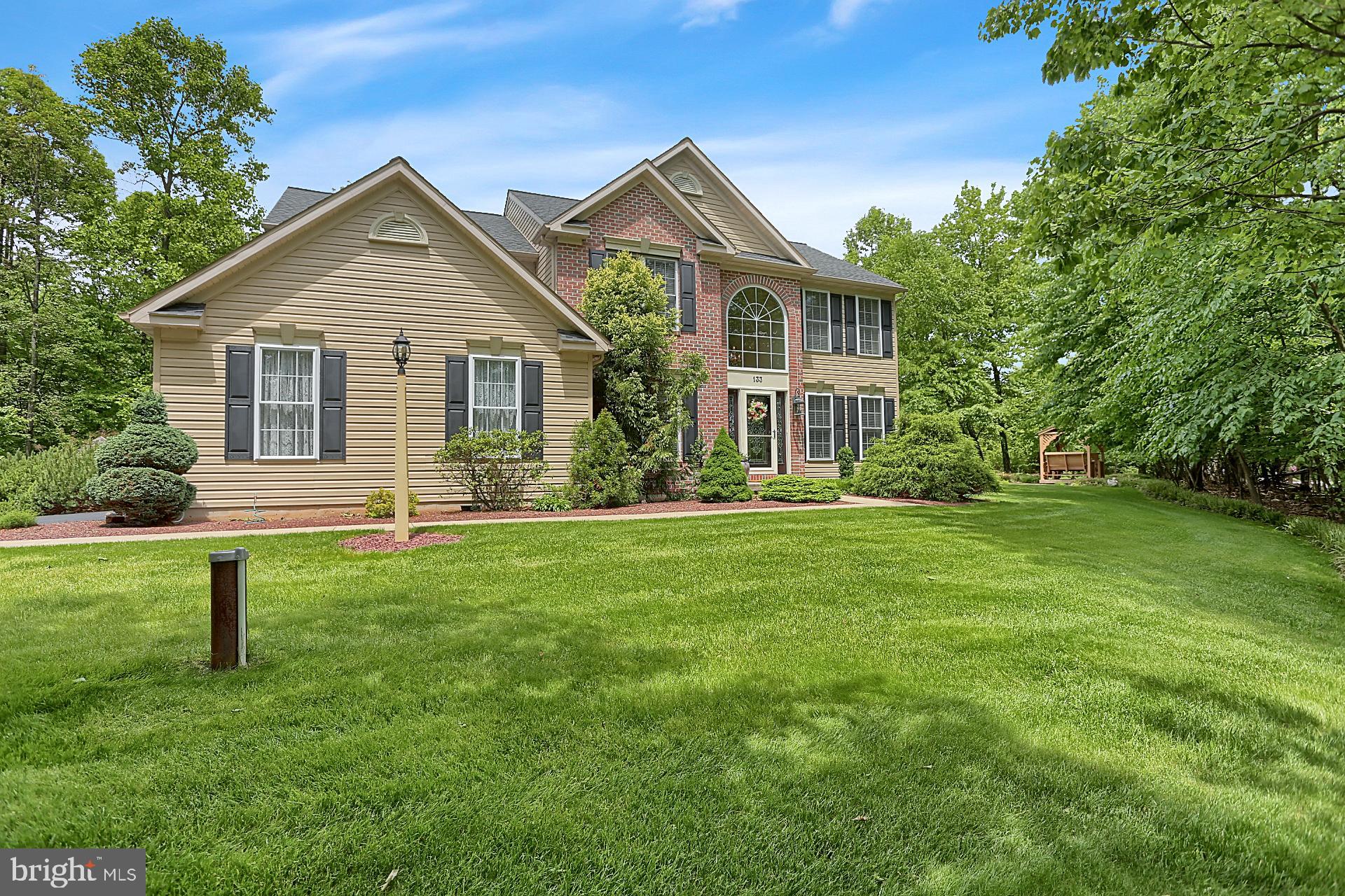 133 Overlook Road Morgantown, PA 19543 - Photo 2 of 18 Gallery Image 2