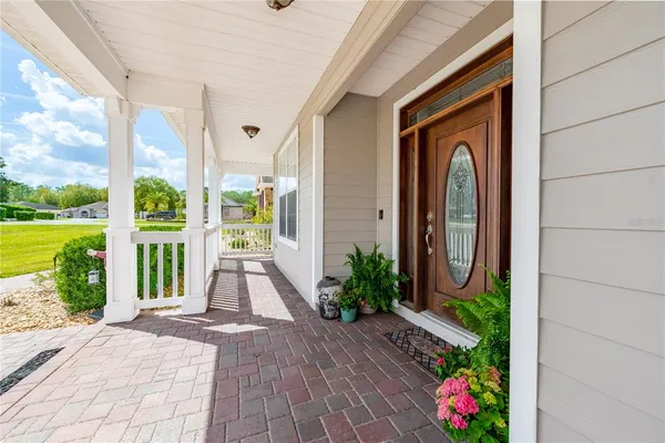 a view of a livingroom with furniture and window