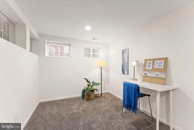 $709,000 | 47825 Scotsborough Square, Unit 123, Sterling, VA 20165