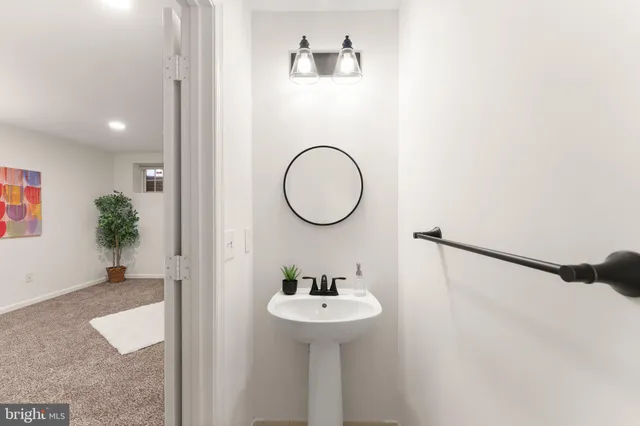 $709,000 | 47825 Scotsborough Square, Unit 123, Sterling, VA 20165