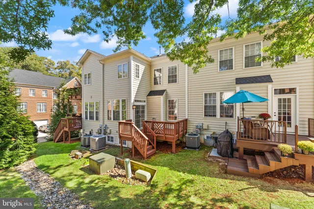 $709,000 | 47825 Scotsborough Square, Unit 123, Sterling, VA 20165