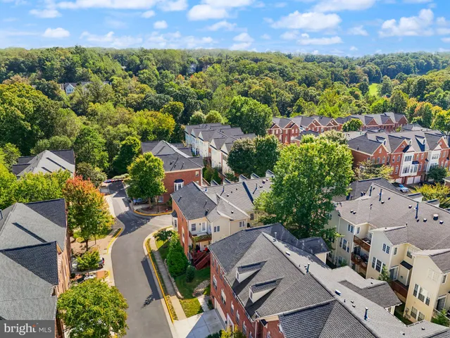 $709,000 | 47825 Scotsborough Square, Unit 123, Sterling, VA 20165