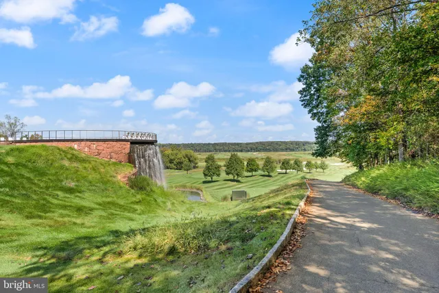 $709,000 | 47825 Scotsborough Square, Unit 123, Sterling, VA 20165