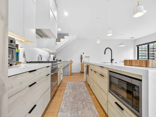 $929,000 | 4 Payne Street, Unit 5, Boston, MA 02122