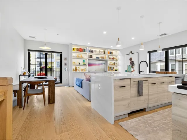 $929,000 | 4 Payne Street, Unit 5, Boston, MA 02122