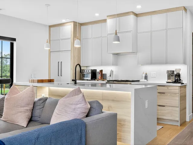 $929,000 | 4 Payne Street, Unit 5, Boston, MA 02122