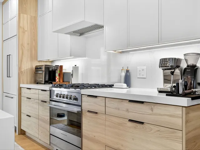 $929,000 | 4 Payne Street, Unit 5, Boston, MA 02122