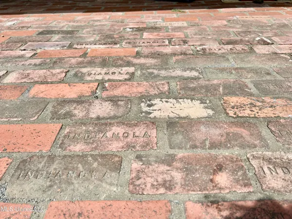 $135,000 | 111 East Gresham Street, Indianola, MS 38751