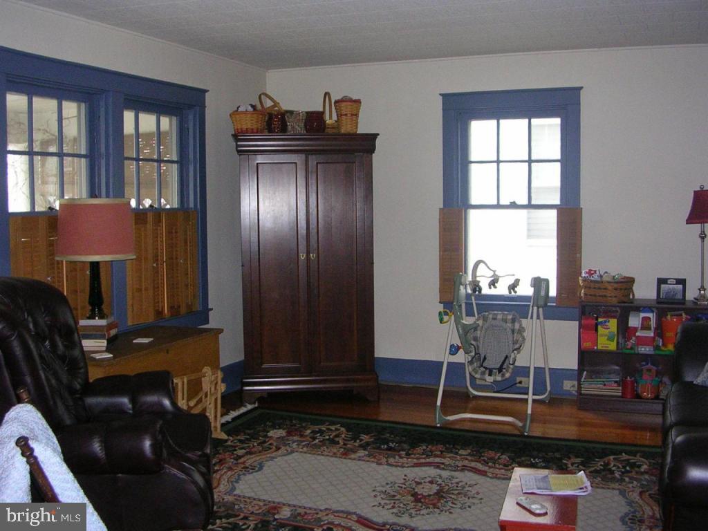 329 Front Street Lititz, PA 17543 - Photo 6 of 13