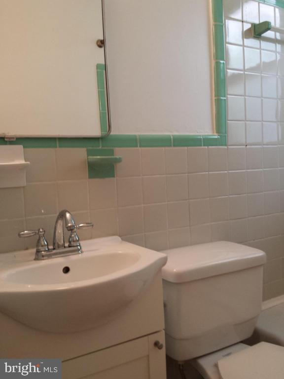 856 Eden Road Lancaster, PA 17601 - Photo 4 of 8