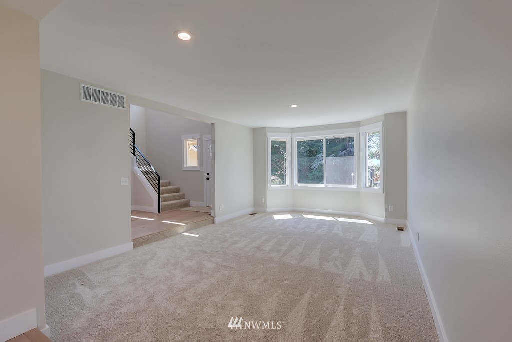 2714 Cedar Avenue South Renton, WA 98055 - Photo 5 of 31 Gallery Image 5
