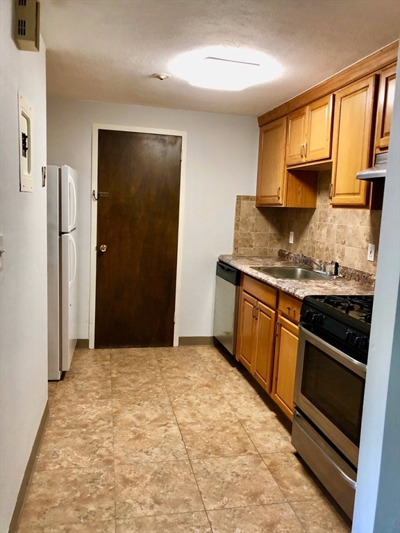 30 Worthen Street, Unit A2 Chelmsford, MA 01824 - Photo 3 of 8