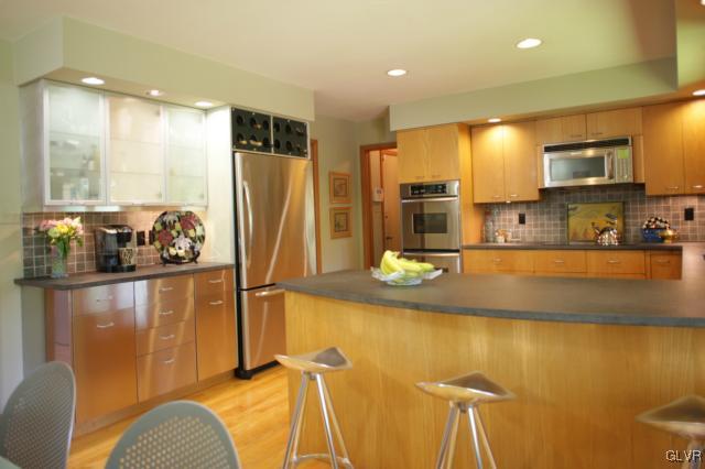 1434 Hampton Road Allentown, PA 18104 - Photo 13 of 26 Gallery Image 13