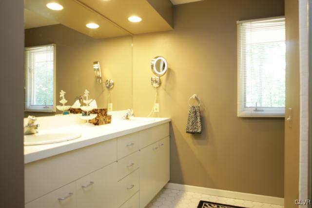 1434 Hampton Road Allentown, PA 18104 - Photo 19 of 26 Gallery Image 19