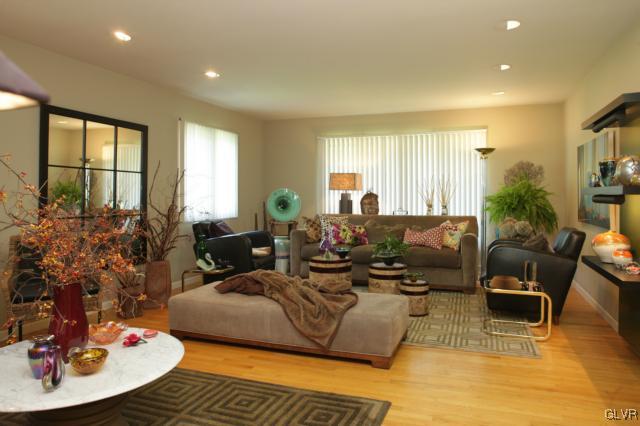 1434 Hampton Road Allentown, PA 18104 - Photo 8 of 26 Gallery Image 8