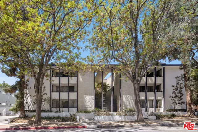 $3,200 | 211 South Wilson Avenue, Unit 105, Pasadena, CA 91106
