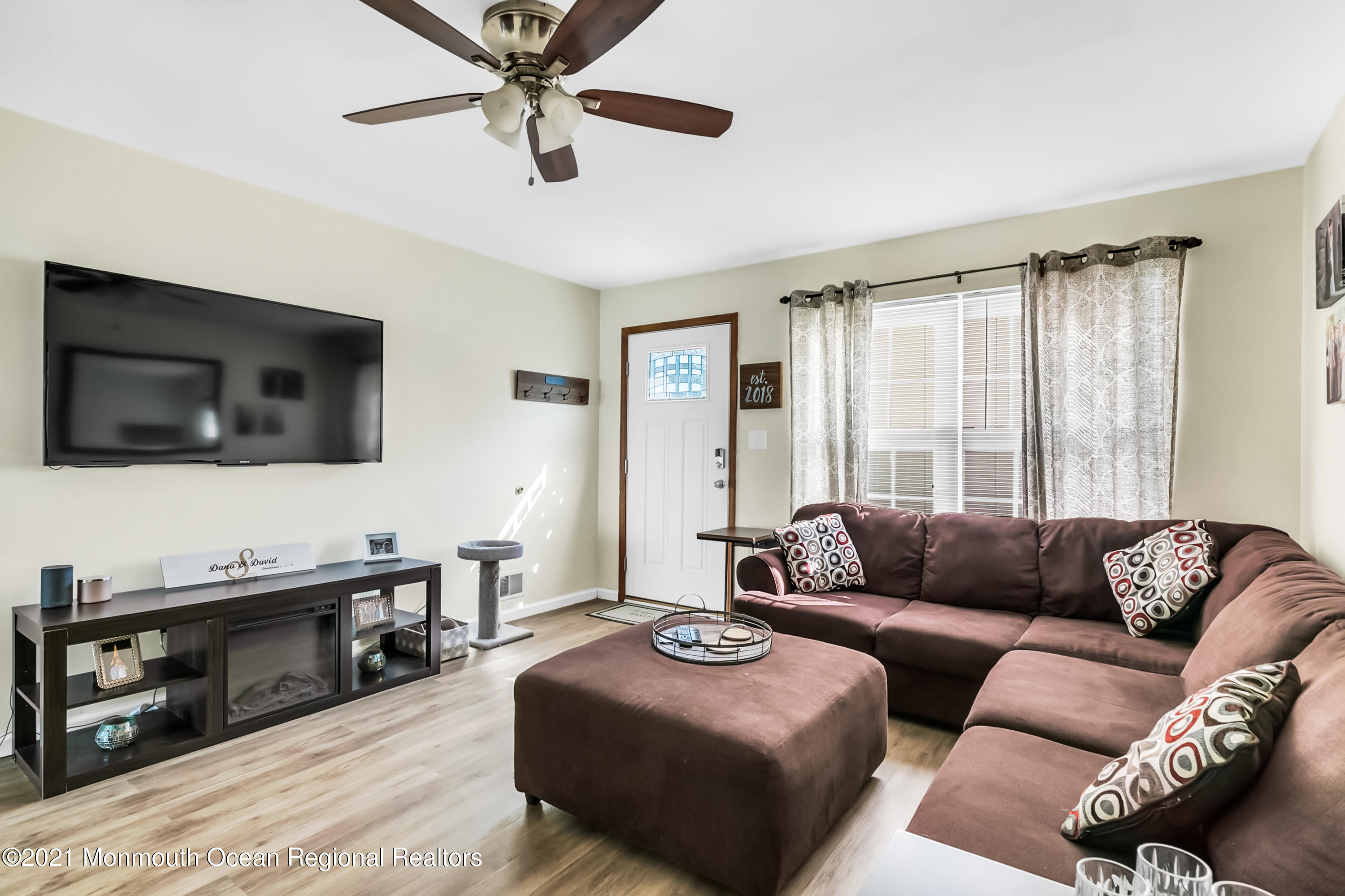 242 Raritan Street Keyport, NJ 07735 - Photo 3 of 21 242 Raritan St Keyport NJ-3