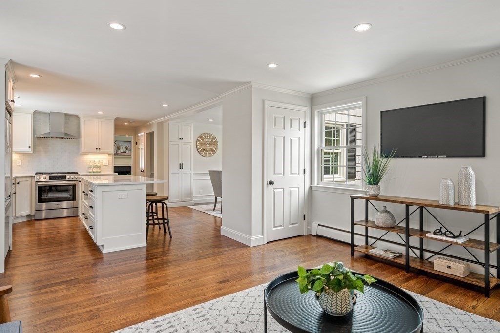 15 Woodfall Road Medfield, MA 02052 - Photo 5 of 25