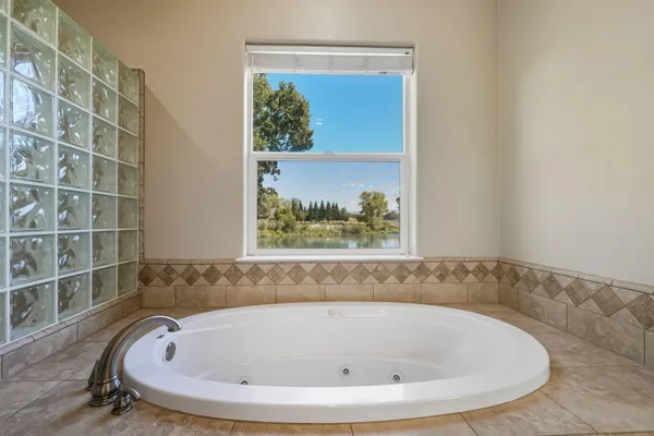 $950,000 | 22894 Blue Jay Lane, Anderson, CA 96007