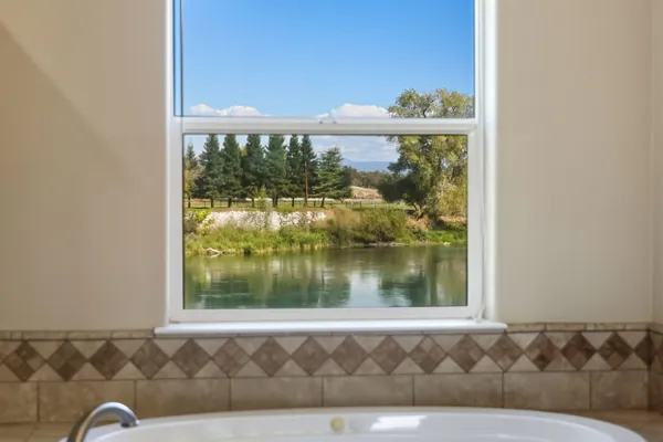 $950,000 | 22894 Blue Jay Lane, Anderson, CA 96007