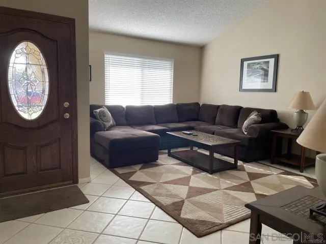 $3,995 | 17445 Hada Drive, San Diego, CA 92127