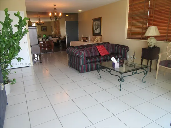 $2,100 | 3301 Northeast 5th Avenue, Unit 217, Miami, FL 33137