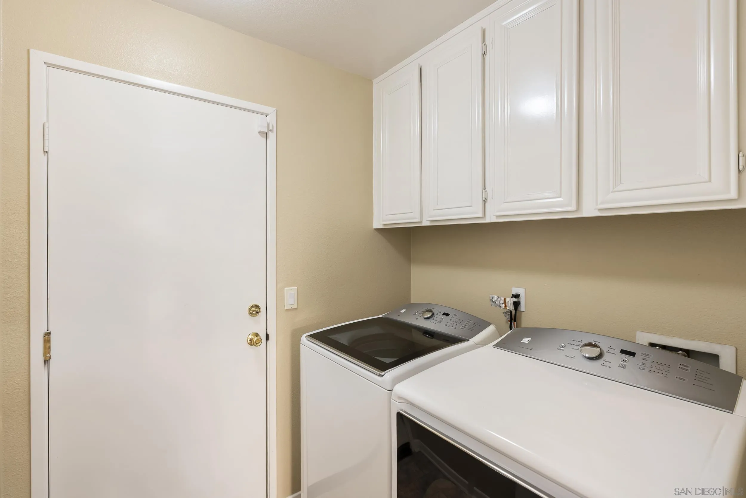 638 Sumner Way, Unit 4 Oceanside, CA 92058 - Photo 18 of 51 Gallery Image 18